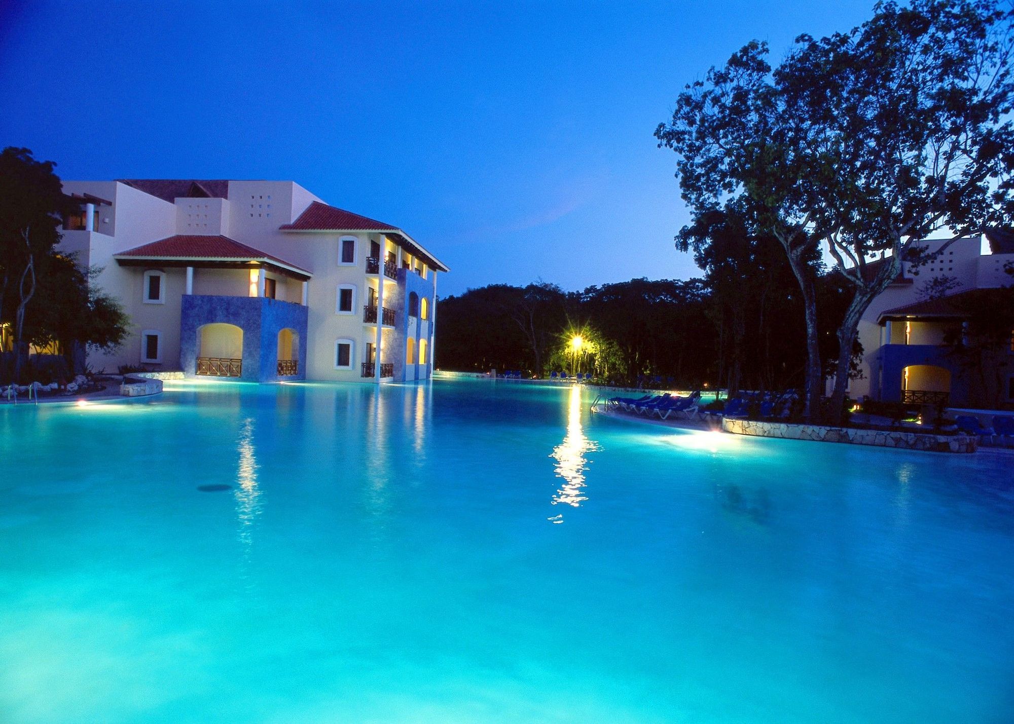 Occidental Grand Xcaret All Inclusive Hotel Los Dos Compadres Exterior photo